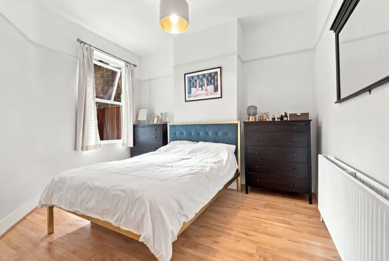 High Road, Leyton, E10, photo 9