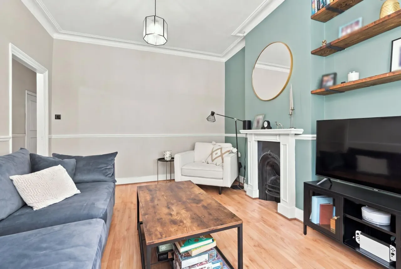 High Road, Leyton, E10, photo 3