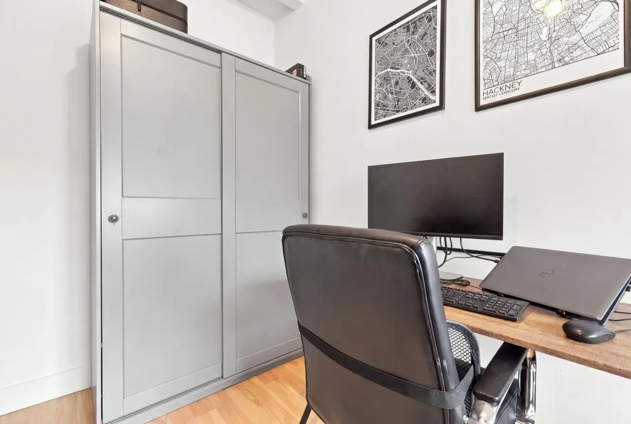 High Road, Leyton, E10, photo 13