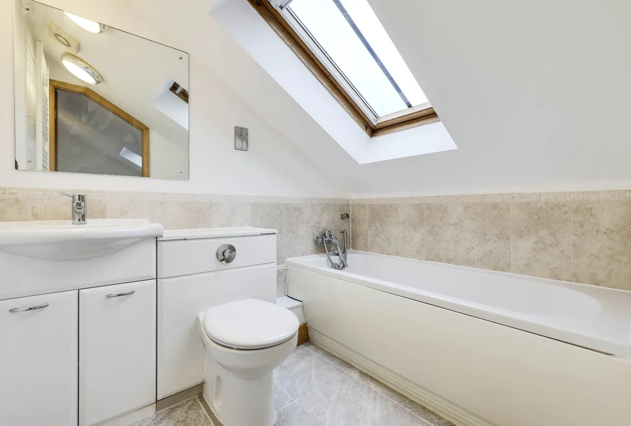 Calverley Bridge, Leeds, LS13, photo 8