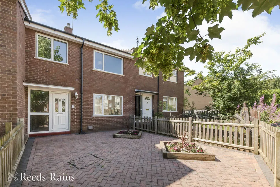 3 bed house for sale — Kirkstall Close, Macclesfield, Cheshire, SK10