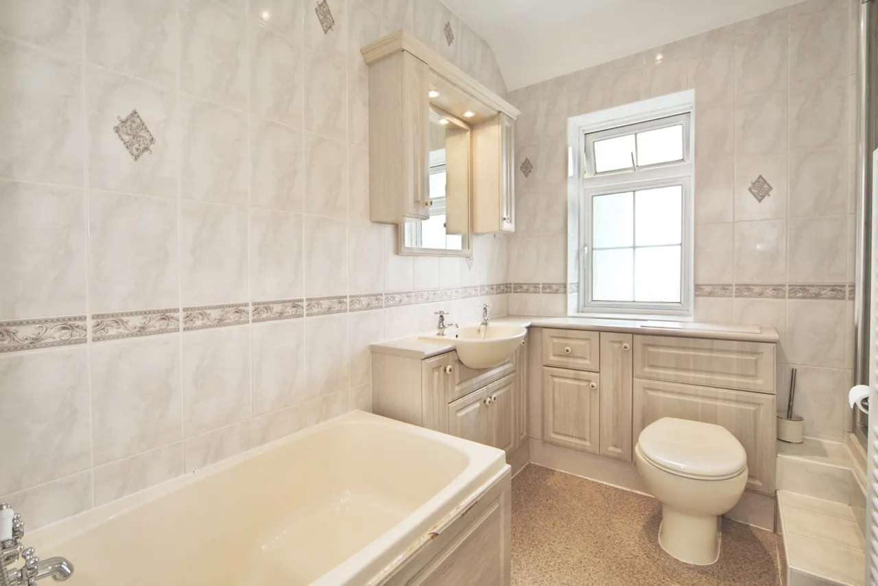 Hatfield Road, Dagenham, Essex, RM9, photo 6
