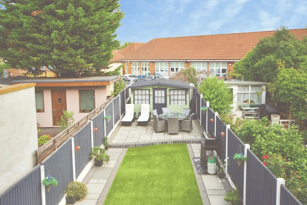 Hatfield Road, Dagenham, Essex, RM9, photo 9