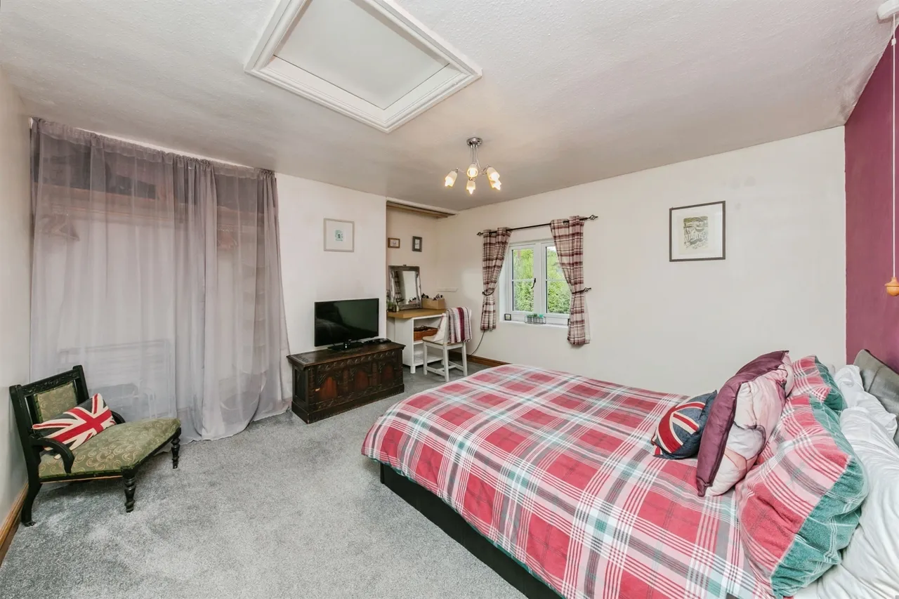 New Road, Alton, Stoke-On-Trent, photo 10