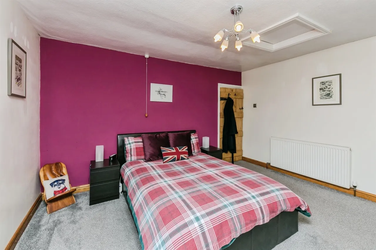 New Road, Alton, Stoke-On-Trent, photo 11