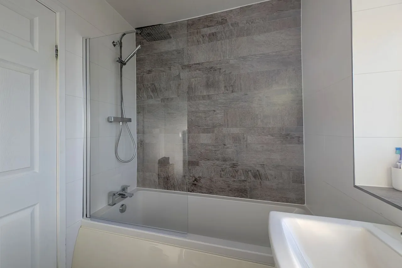 Lilac Close, Clifton, HD6, photo 17