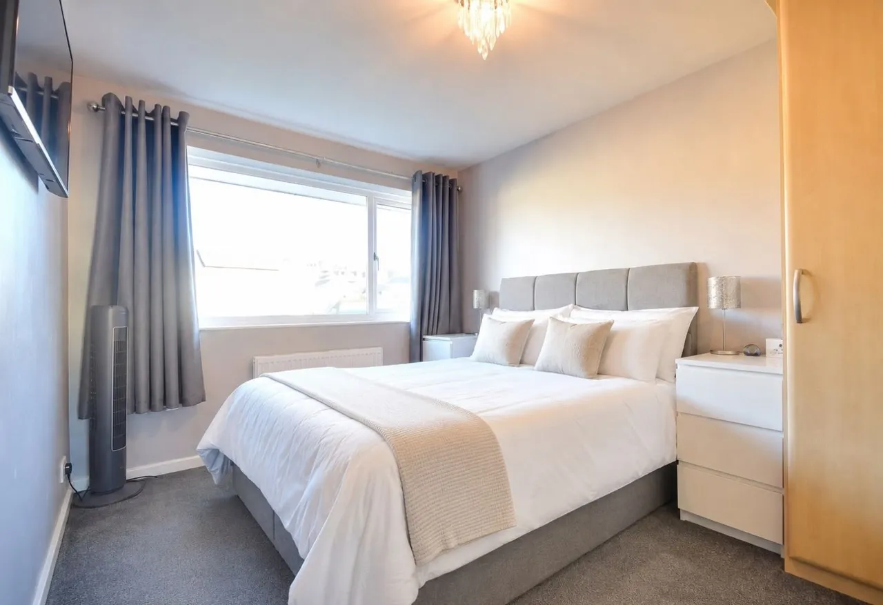 Lilac Close, Clifton, HD6, photo 13