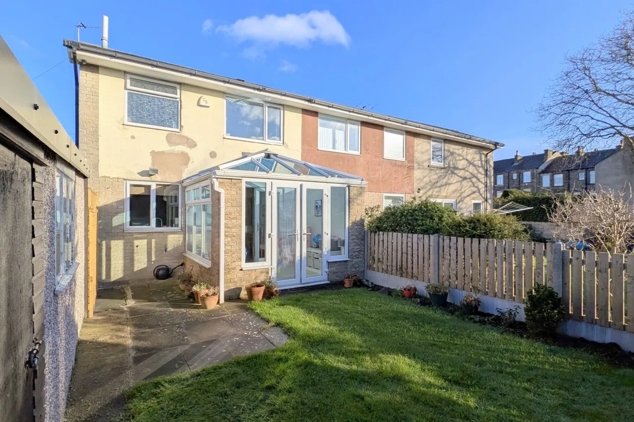 Lilac Close, Clifton, HD6, photo 18