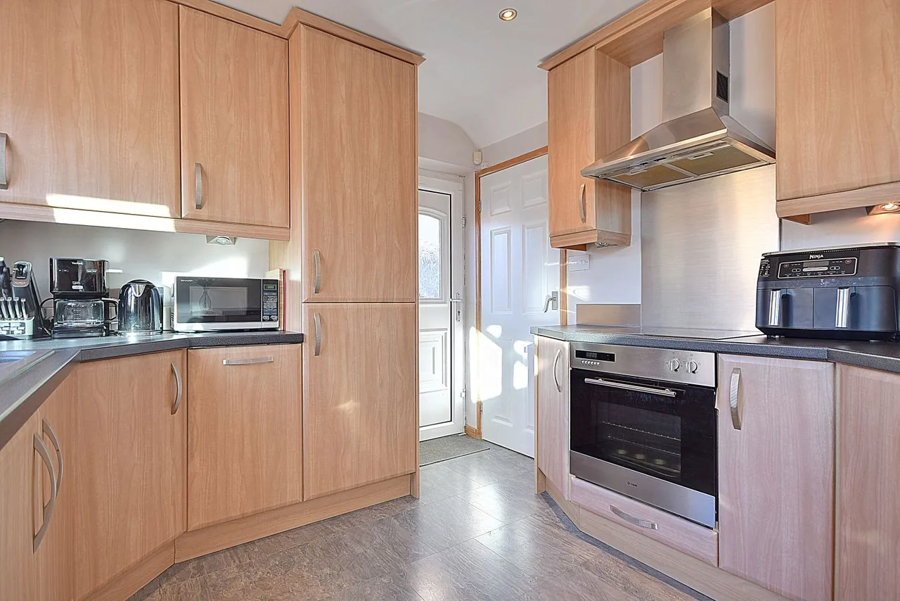 Lilac Close, Clifton, HD6, photo 5