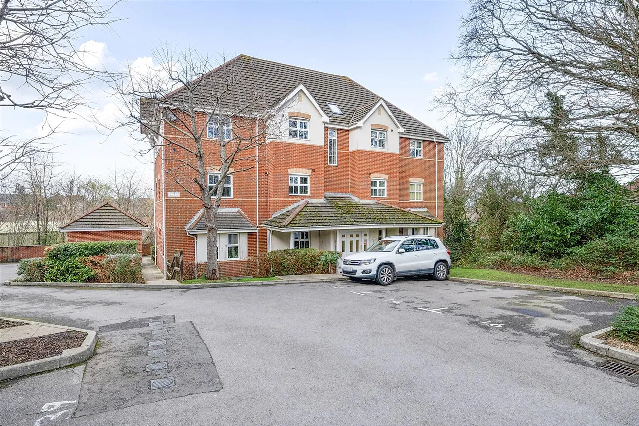 2 bed flat for sale — Little Fox Drive, Park Gate