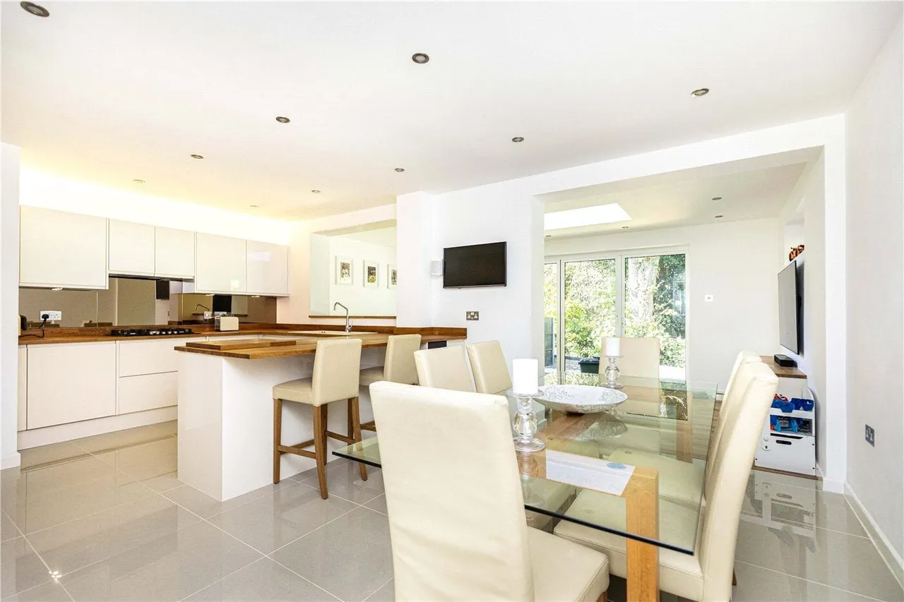 St. Georges Close, Highcliffe, BH23, photo 4
