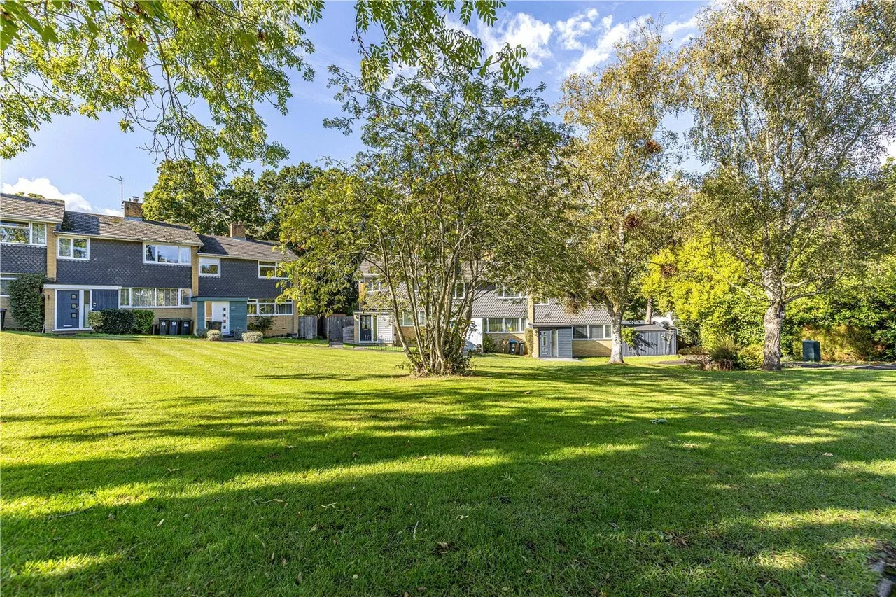 St. Georges Close, Highcliffe, BH23, photo 27