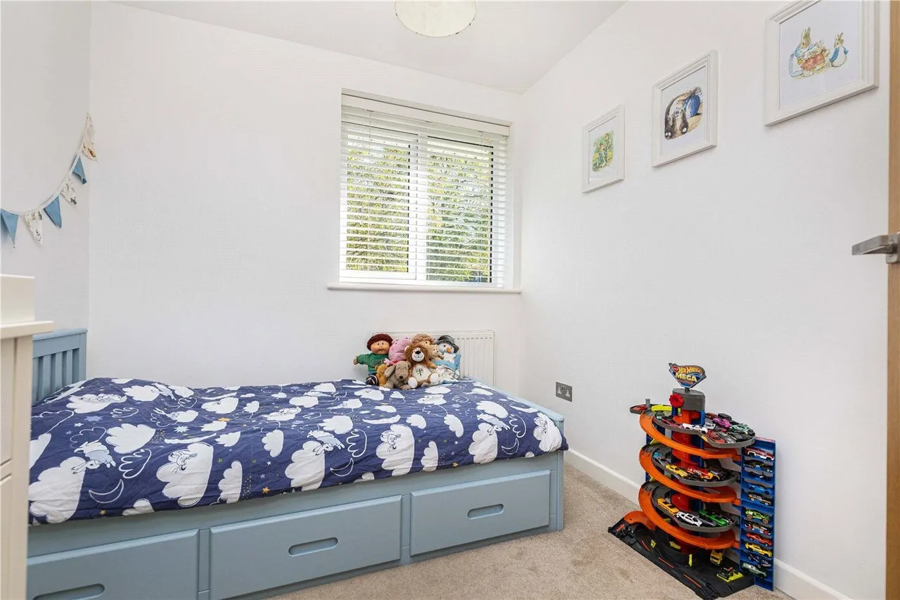 St. Georges Close, Highcliffe, BH23, photo 16