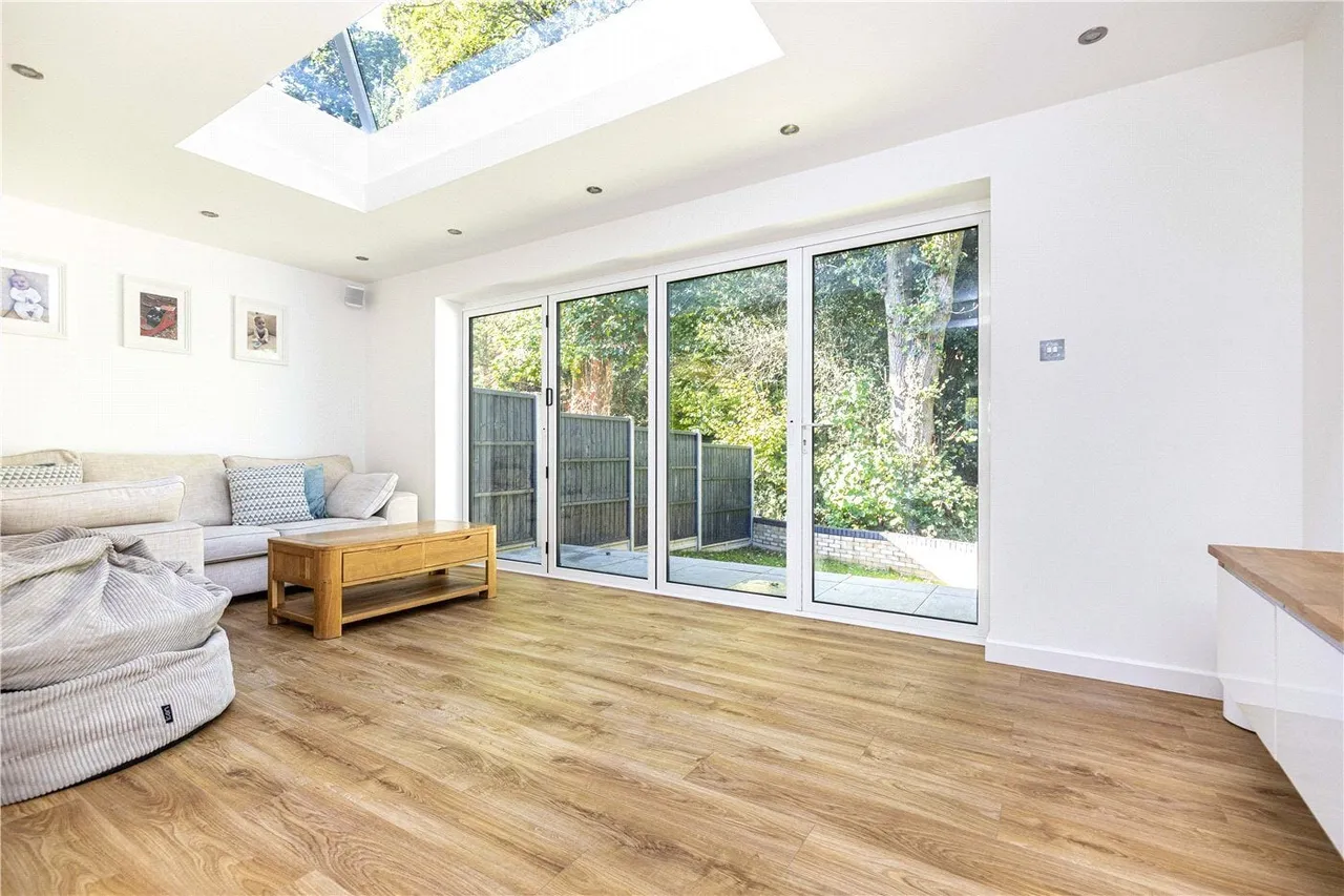 St. Georges Close, Highcliffe, BH23, photo 22