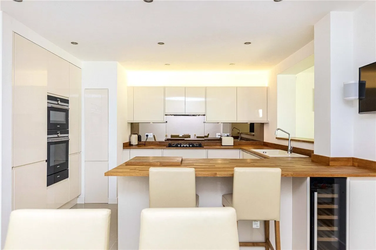 St. Georges Close, Highcliffe, BH23, photo 21