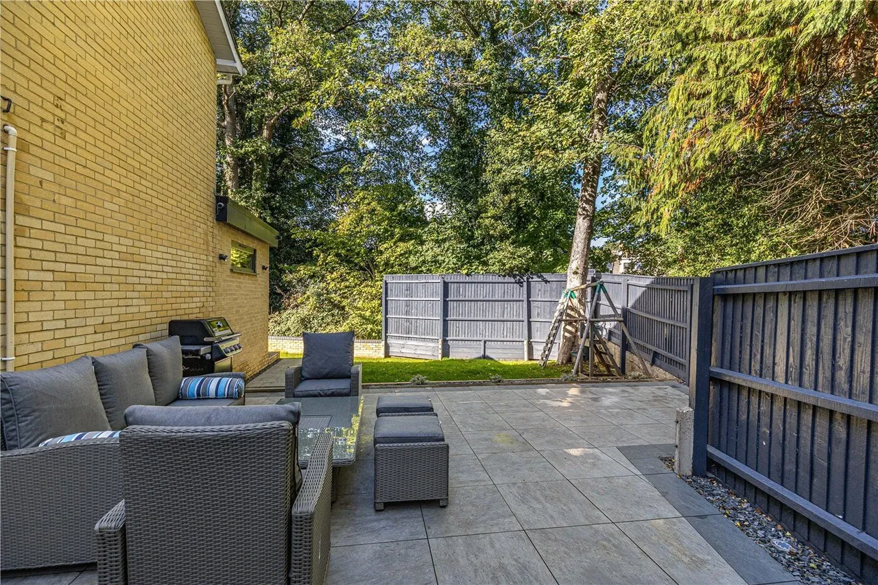 St. Georges Close, Highcliffe, BH23, photo 25