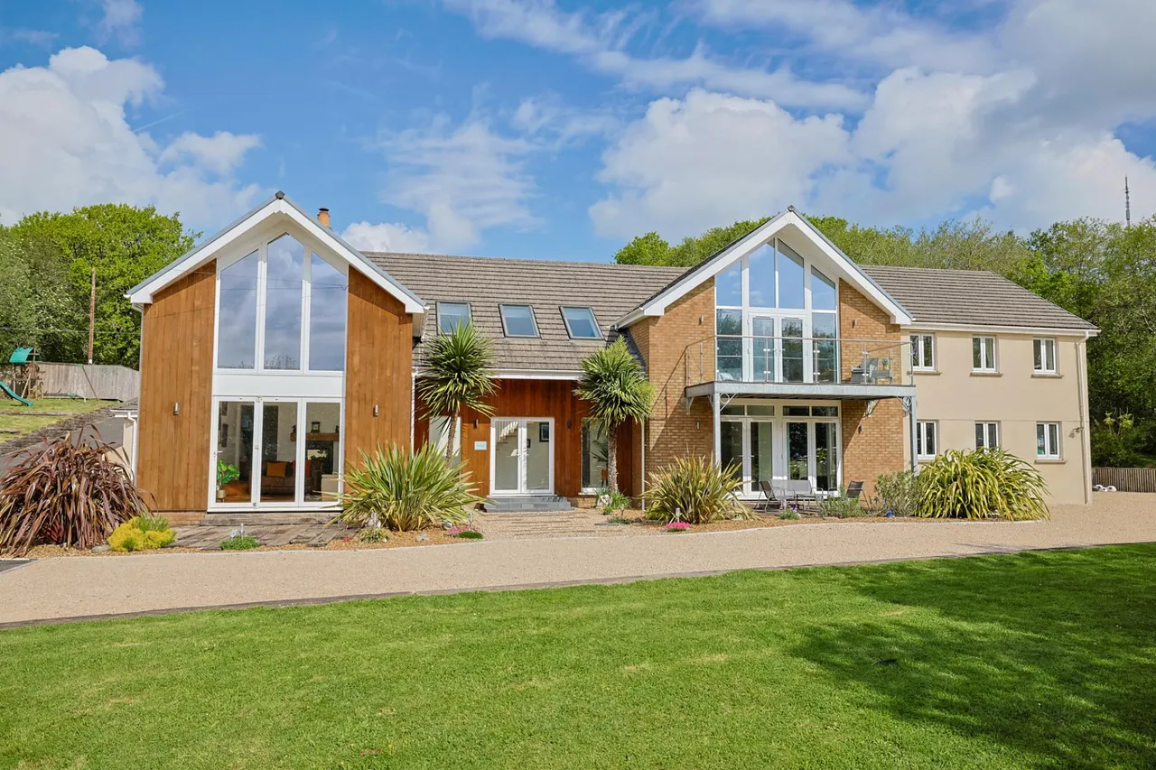 6 bed house for sale, Pant Y Meillion, Gorslas