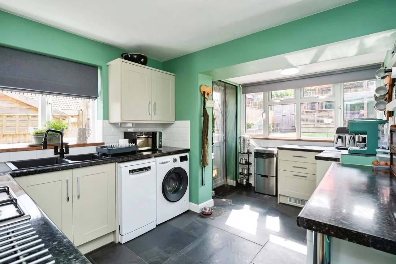 Beechwood Close, Burwash, TN19, photo 3