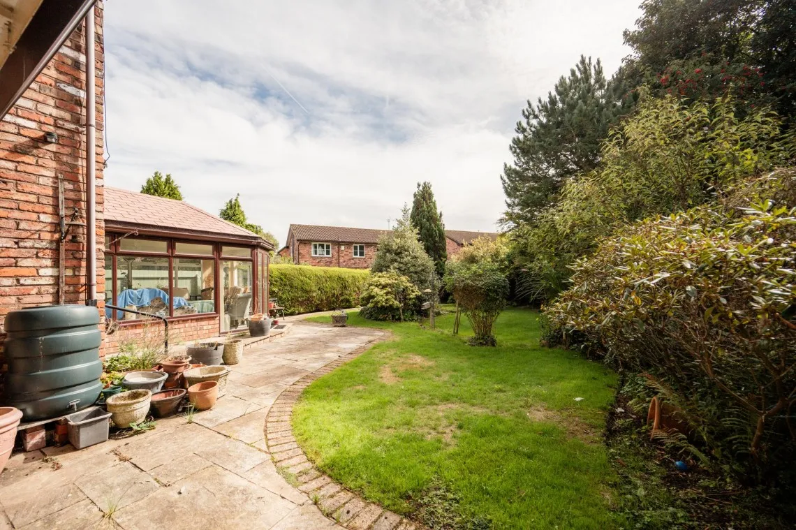 York Close, Formby, L37, photo 3