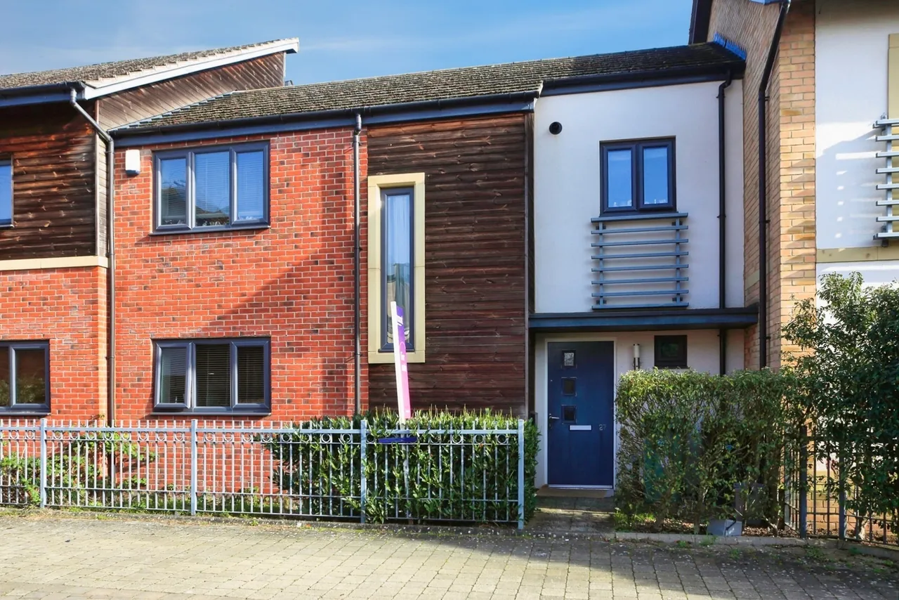 3 bed house for sale — Hawksbill Way, Peterborough, Cambridgeshire, PE2