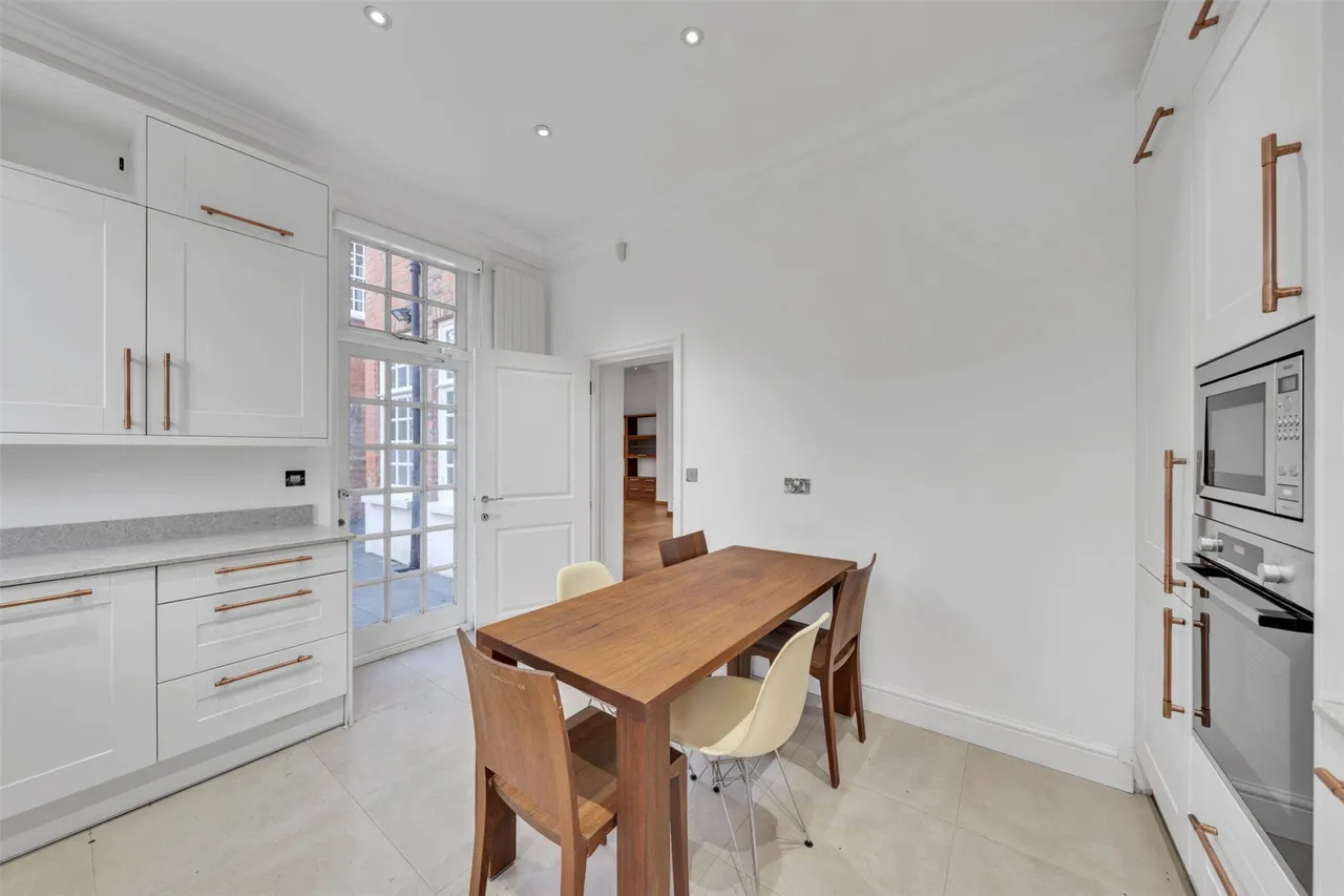 Bracknell Gardens, London, NW3, photo 6