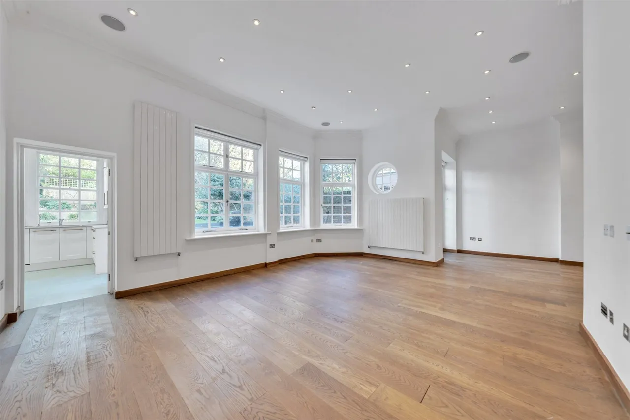 4 bed flat to rent — Bracknell Gardens, London, NW3