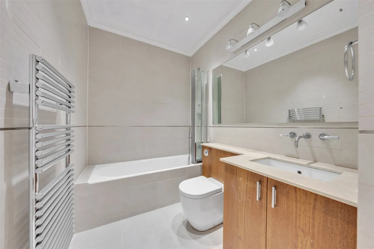 Bracknell Gardens, London, NW3, photo 8