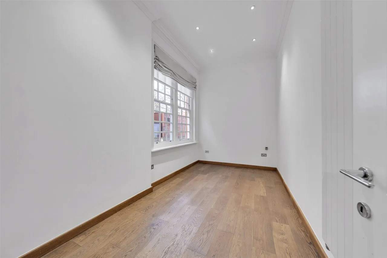 Bracknell Gardens, London, NW3, photo 11