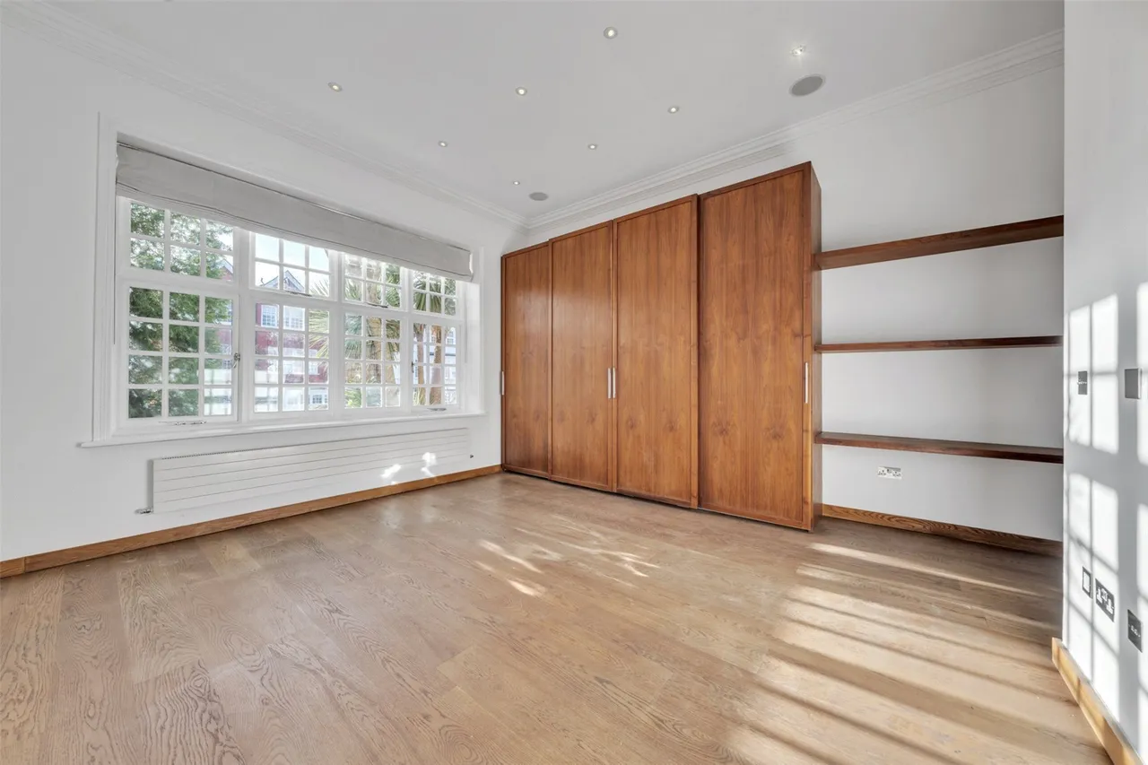 Bracknell Gardens, London, NW3, photo 9