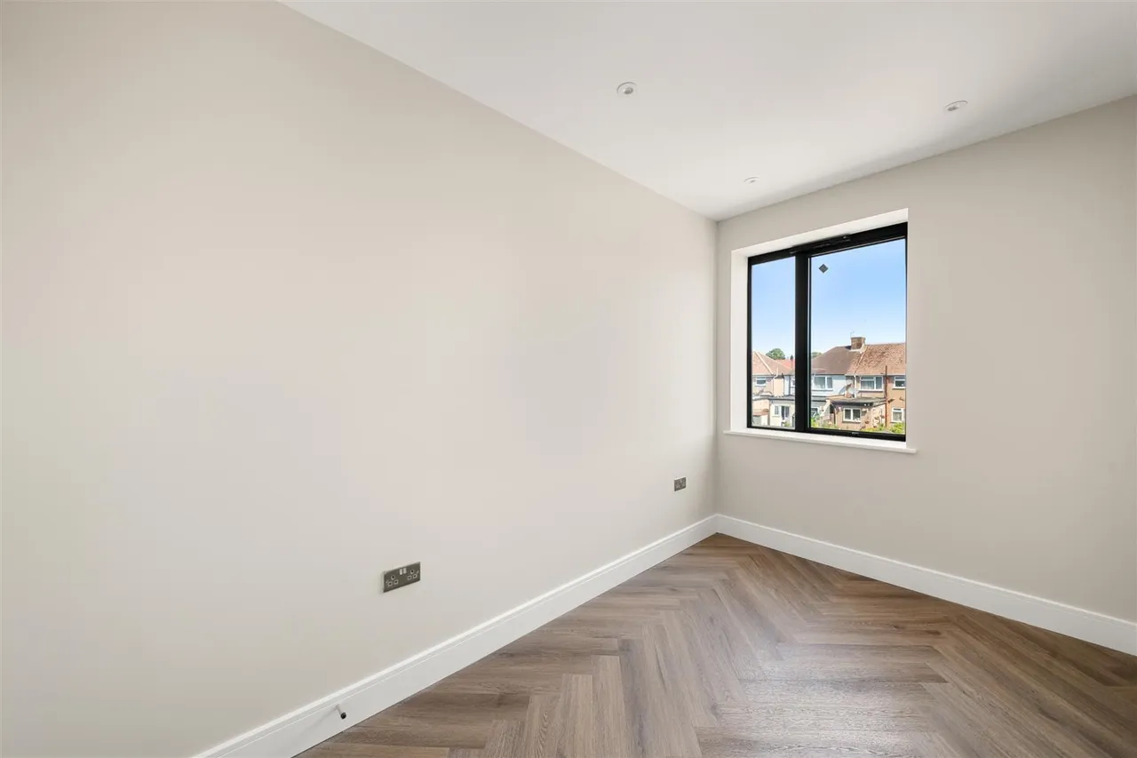 Field Road, Feltham, photo 9