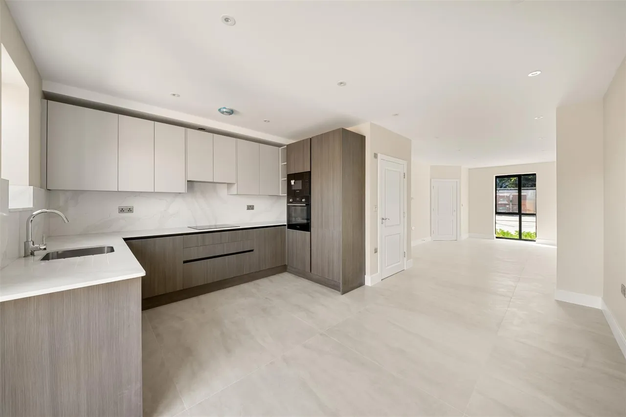 Field Road, Feltham, photo 2