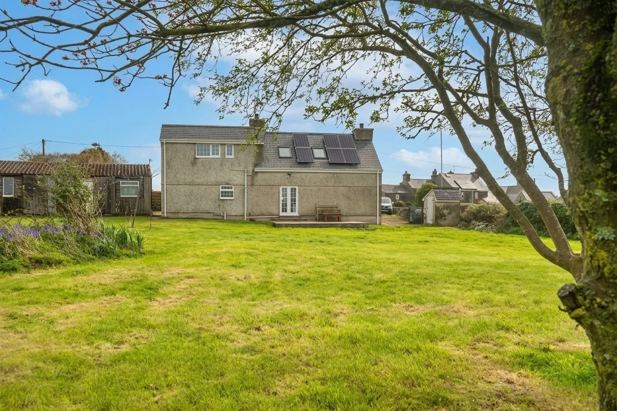 4 bed house for sale, Llanfachraeth, Holyhead