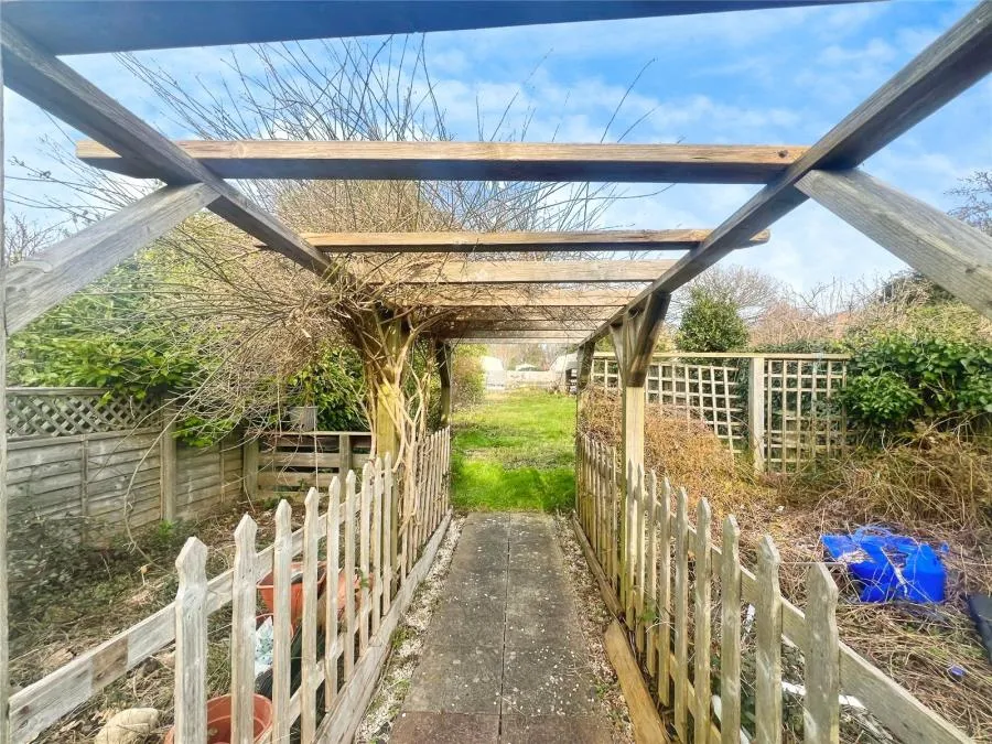 Cambridge Road, East Cowes, PO32, photo 2