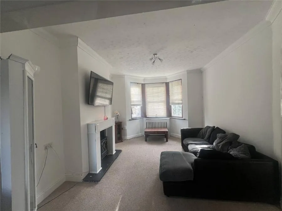 Cambridge Road, East Cowes, PO32, photo 4