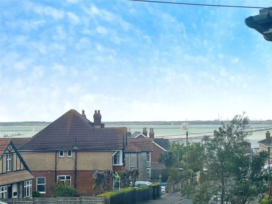 Cambridge Road, East Cowes, PO32, photo 3