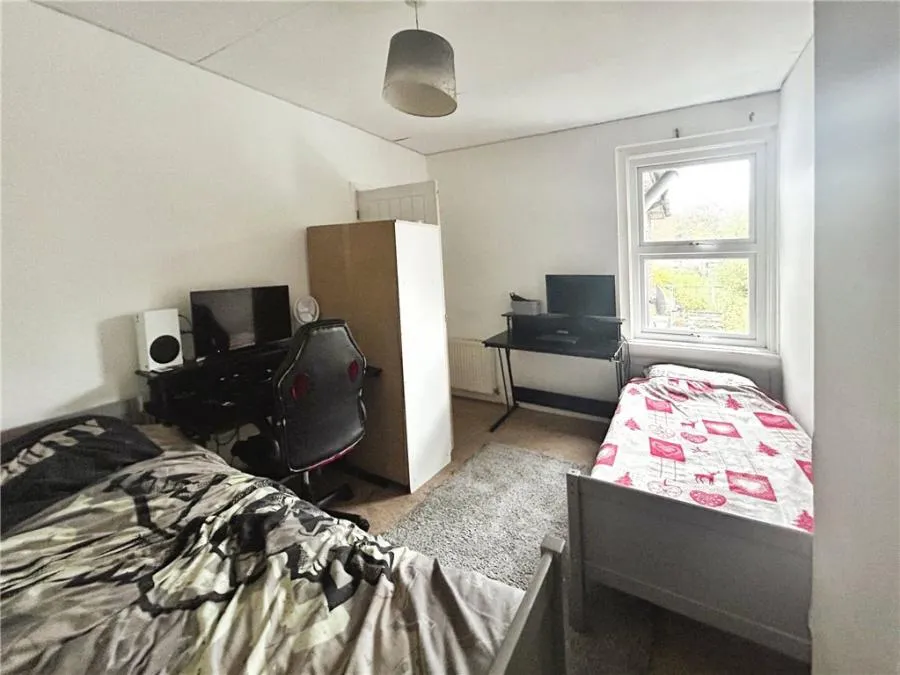 Cambridge Road, East Cowes, PO32, photo 6