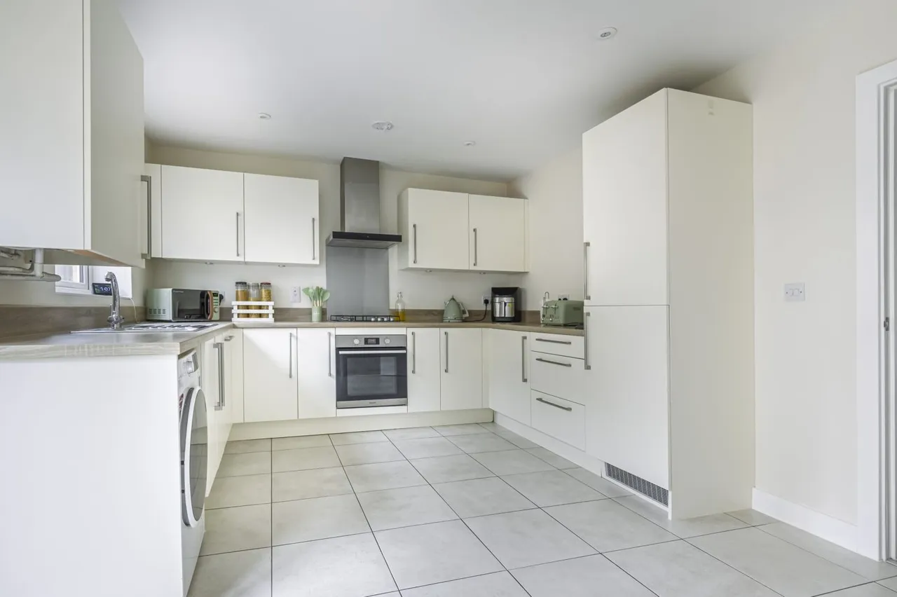 Sir Bernard Lovell Road, Malmesbury, SN16, photo 10