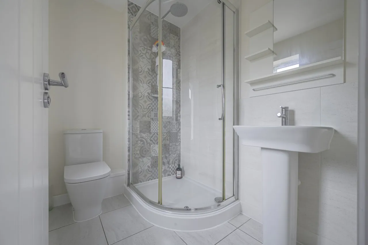 Sir Bernard Lovell Road, Malmesbury, SN16, photo 5