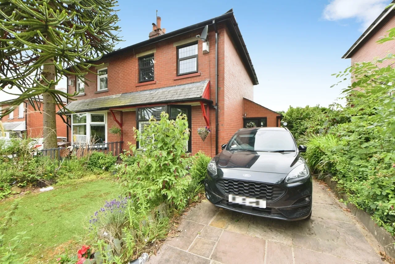 3 bed house for sale, Marsden Road, Burnley, BB10