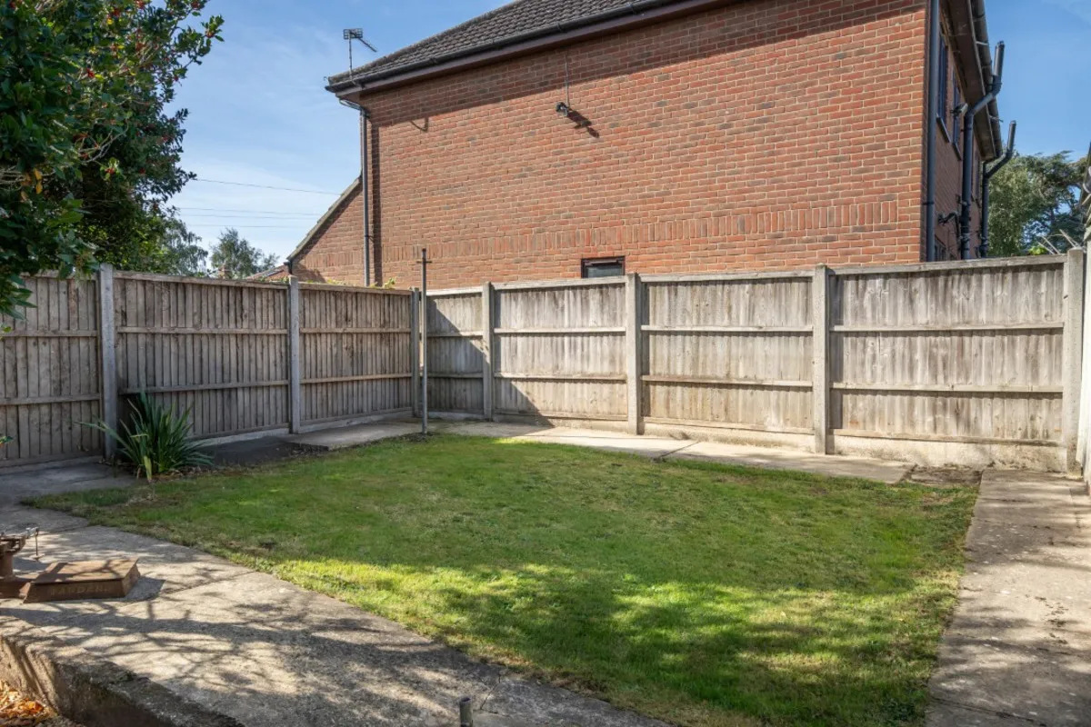 South Walsham Road, Acle, NR13, photo 27