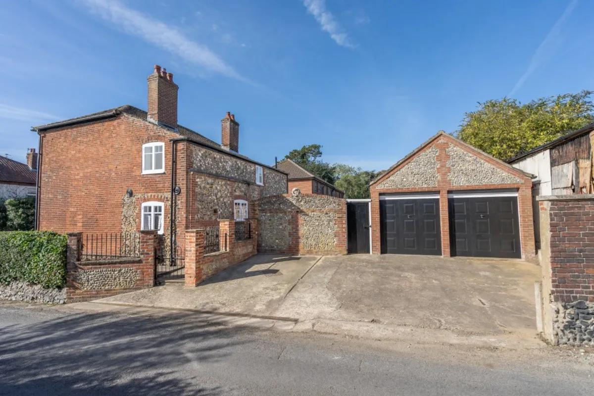 South Walsham Road, Acle, NR13, photo 21