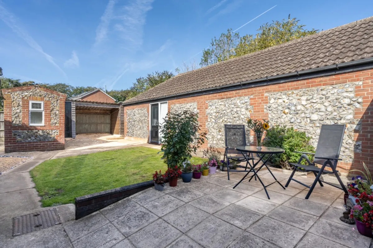South Walsham Road, Acle, NR13, photo 24