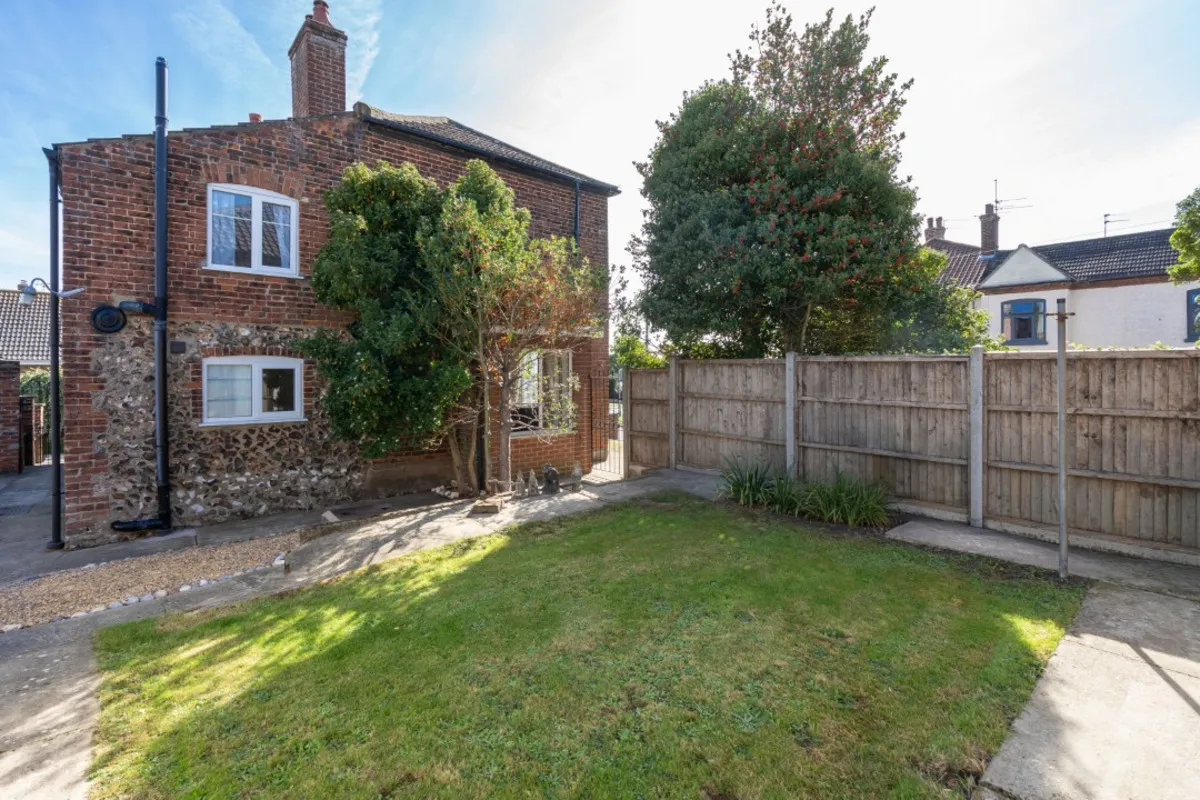 South Walsham Road, Acle, NR13, photo 25