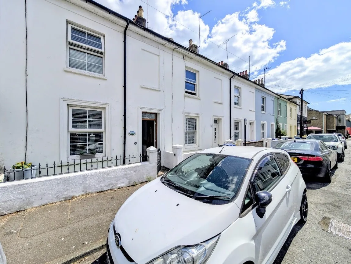 3 bed house for sale — Graham Road, WORTHING