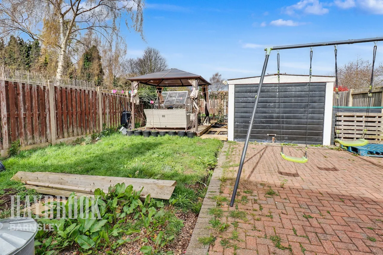 Pickup Crescent, Wombwell, photo 9