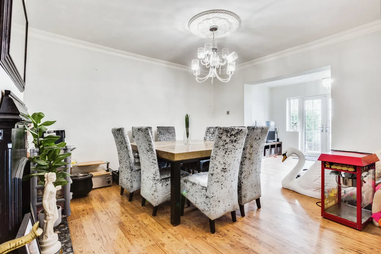 Leeds Road, Dewsbury, WF12, photo 4