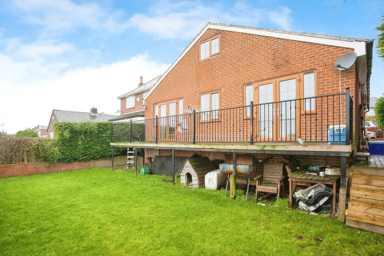 Leeds Road, Dewsbury, WF12, photo 13
