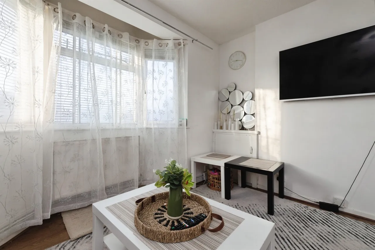 Alfreds Gardens, Barking, photo 9
