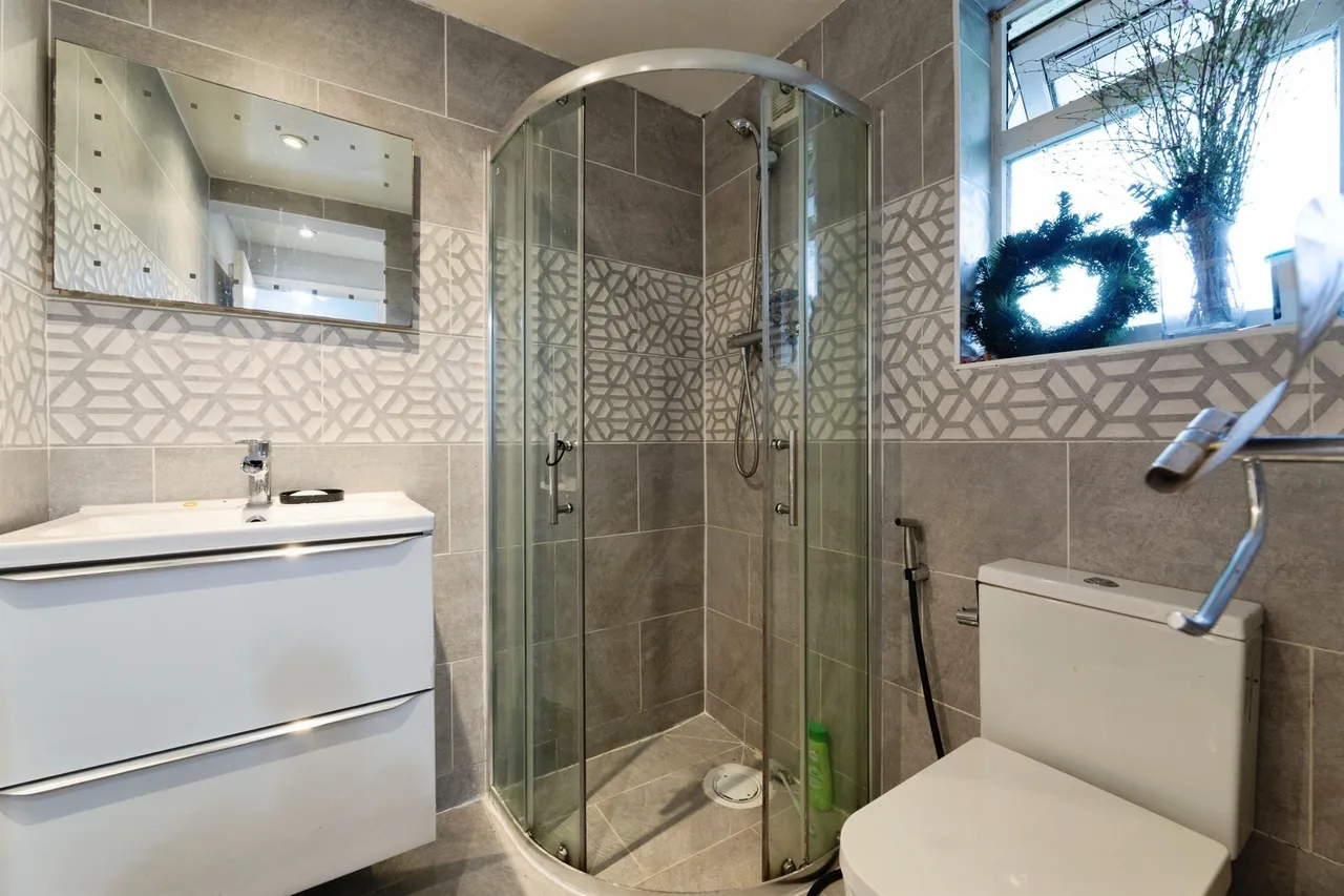 Alfreds Gardens, Barking, photo 7