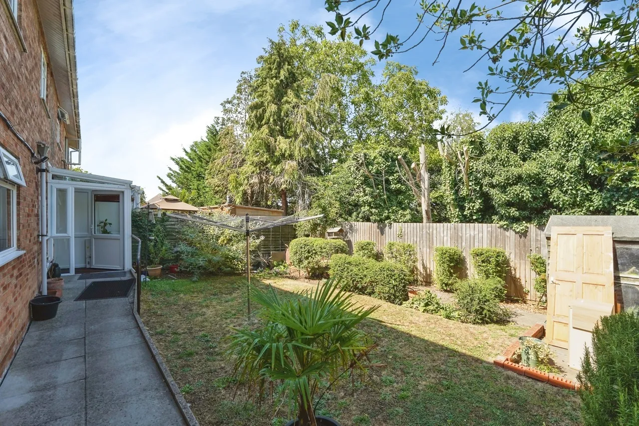 Fountain Court, Waterside, WR11, photo 4